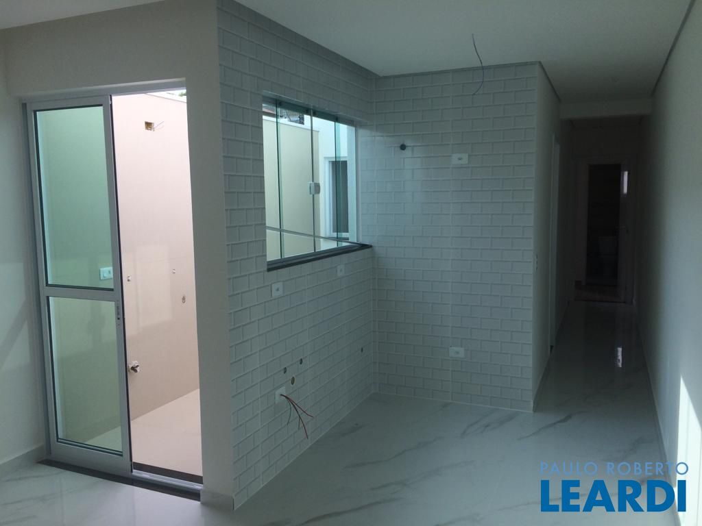 Apartamento à Venda em Parque Gerassi Santo André SP Paulo Roberto